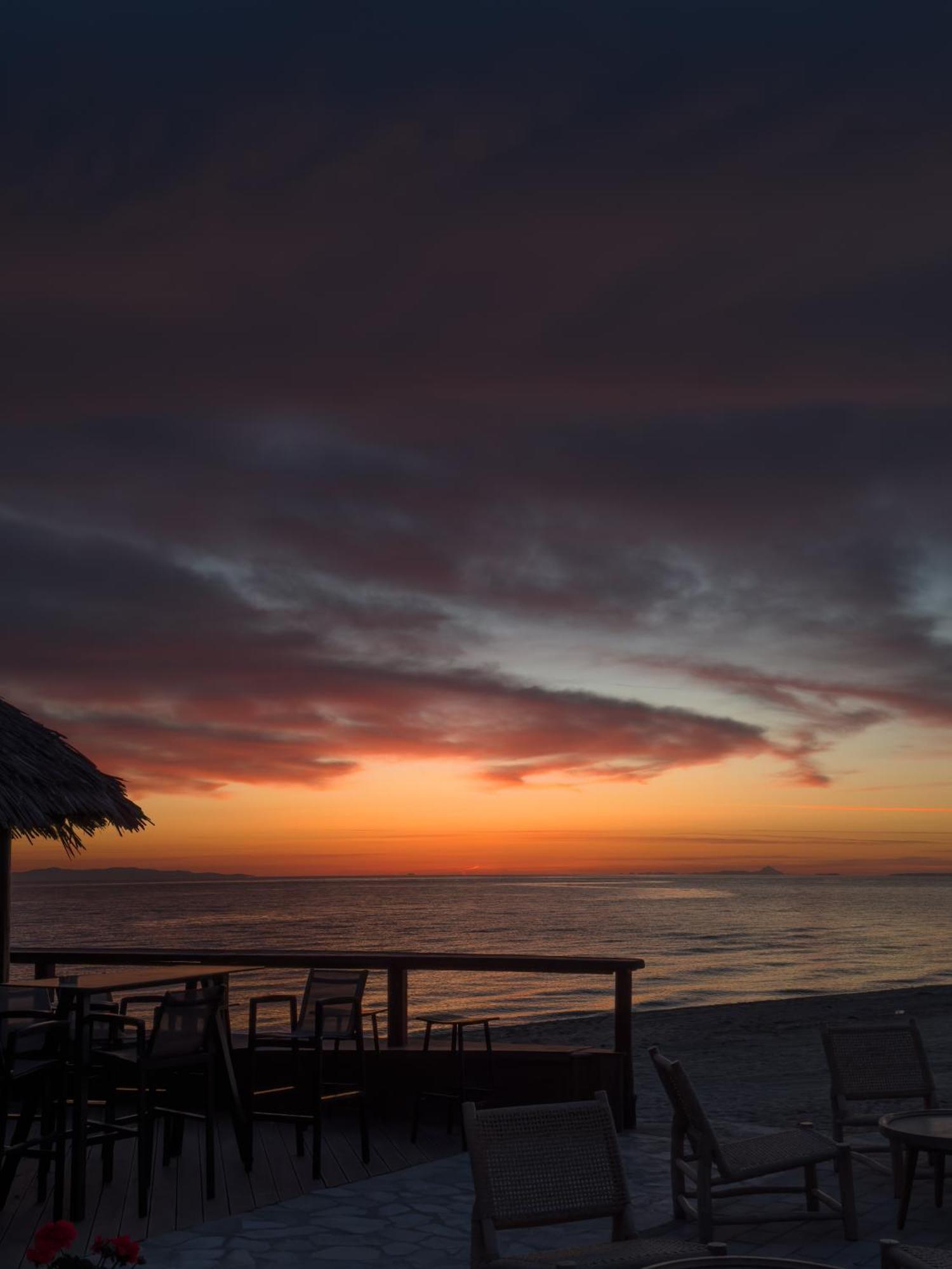 Hotel Golden Sun Néa Meságkala Esterno foto